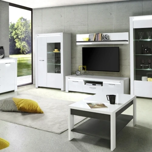 Spinta su išoriniu apšvietimu ir tylaus uždarymo sistema