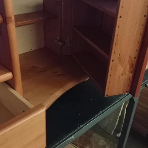 Aukštos kokybės medžio masyvo staliukas ZENITH