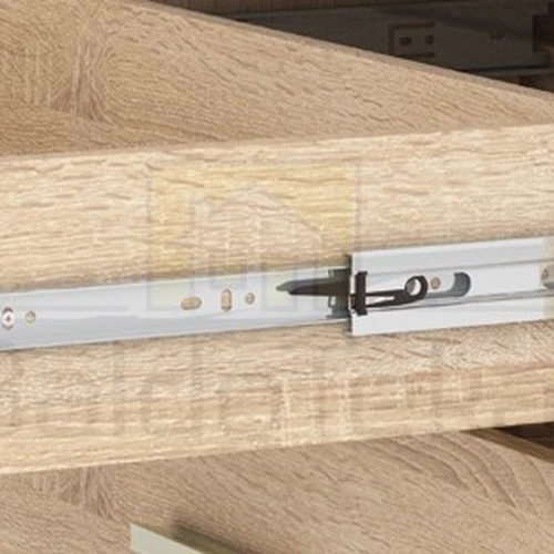 Elegantiška spinta su sonoma spalvų deriniu