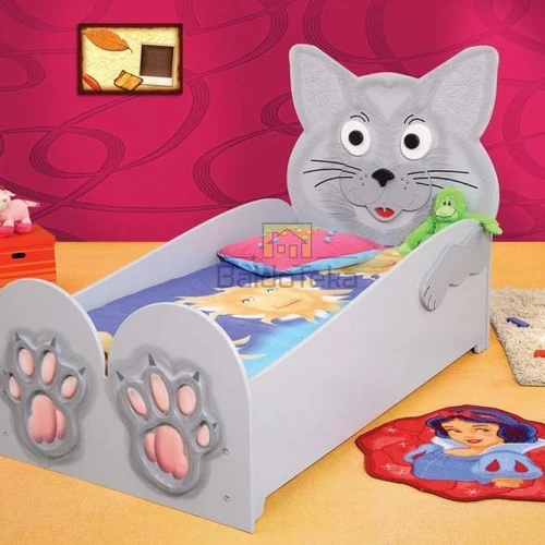 Patogi lova su čiužiniu ir tvirta konstrukcija