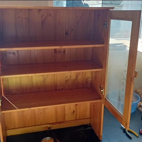 Aukščiausios kokybės medžio masyvo baldai VARBERG serijoje