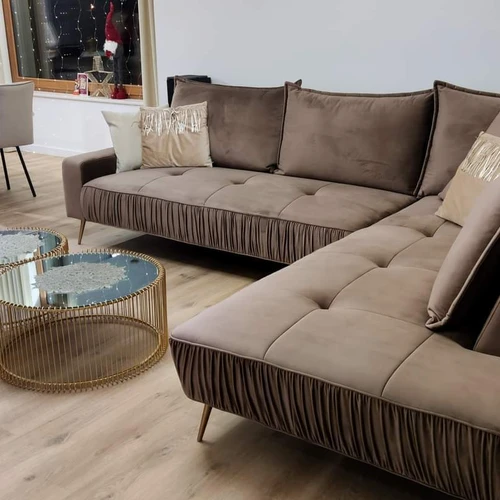 Platų pasirinkimą baldų ir sofų