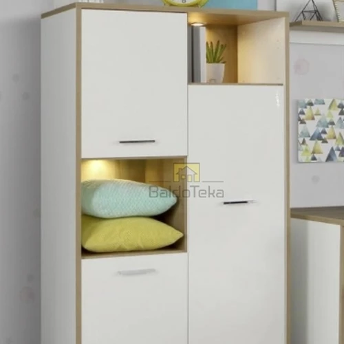 Balta matinė spinta su blizgiu apdailu