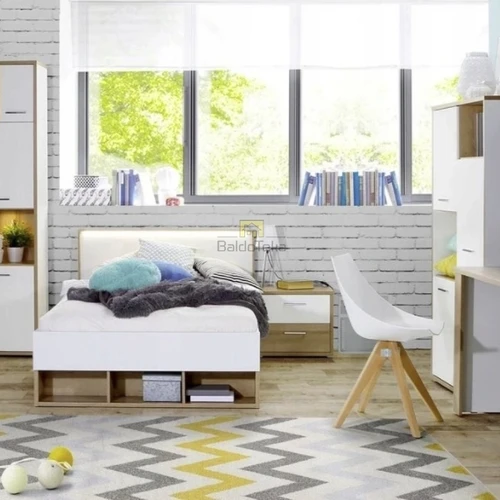 Stilinga spinta su ąžuolo ir baltos spalvos deriniu