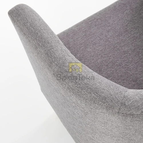 Elegantiškas gobeleno kėdės su natūraliu medžiu