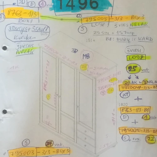 Aukštos kokybės medžio masyvo spinta su papildoma laikiklių sistema