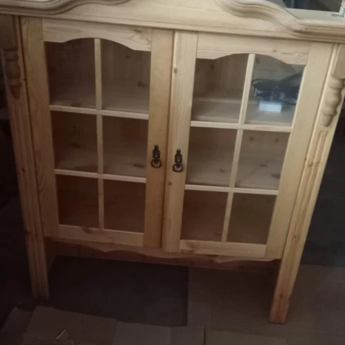 Natūralaus medžio masyvo vitrina HOBRO serijos