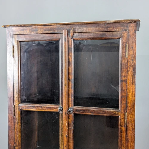 Indauja/knygų spinta - Vitrinos