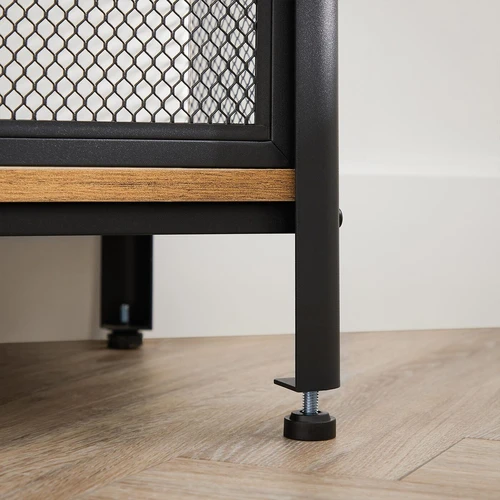 Stilingas ir patvarus vintažinis staliukas