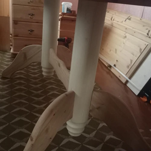 Klasikinis praplečiamas medžio masyvo stalas