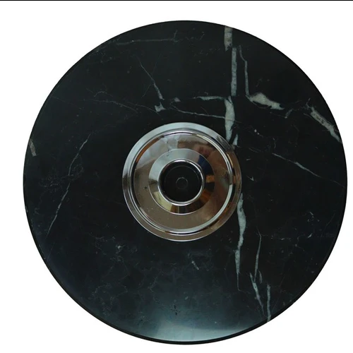 Elegantiška juoda kabykla su 180 cm aukščio