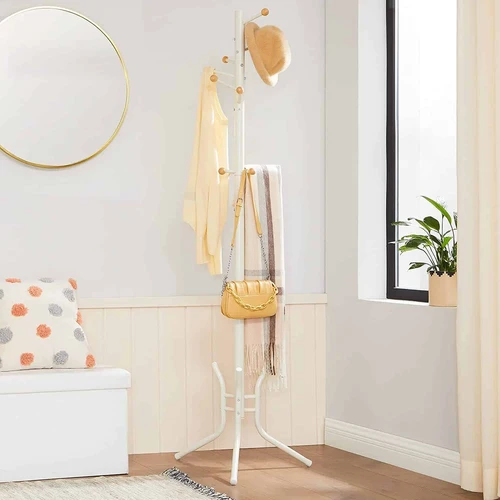 Erdvę taupanti balta drabužių kabykla