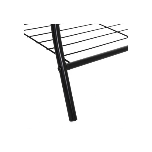 Tvarkingas drabužių laikymas su praktišku stovu