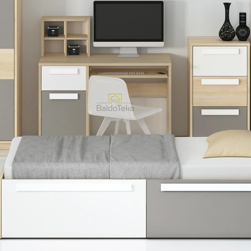 Elegantiška spinta su natūraliomis medinėmis rankenėlėmis