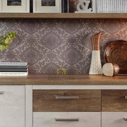 Praktiška ir stilinga spinta su antikiniu ąžuolu