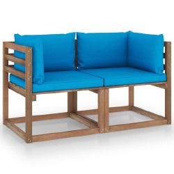 Dvivietė sodo sofa iš palečių su mėlynomis pagalvėlėmis