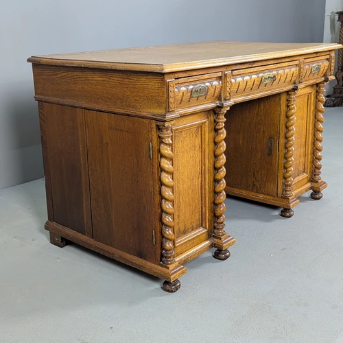 Vintažinis rašomasis stalas - Darbo stalai