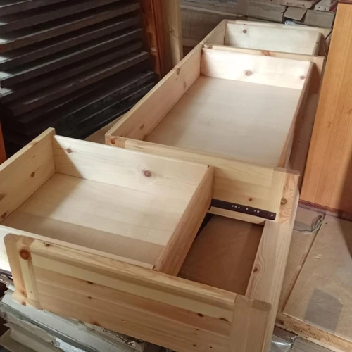 Stalčiai lovai su 3 stalčiais MODUL 108