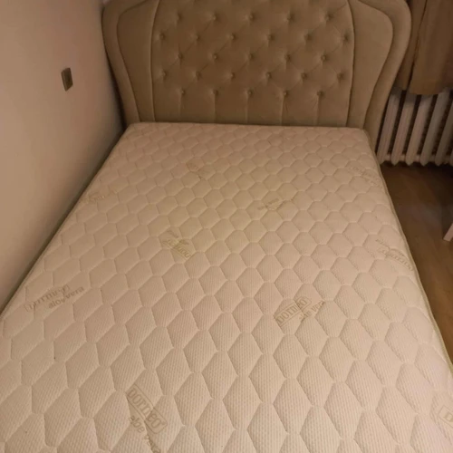 Stilinga lova su ergonomišku čiužiniu