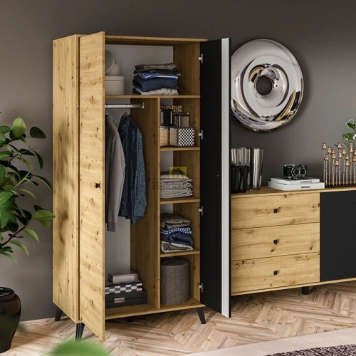 Kompaktiška spinta su plastikinėmis rankenėlėmis ir kojelėmis