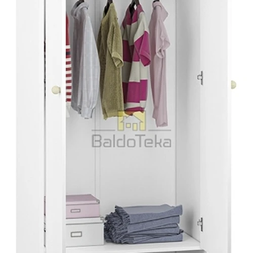 Modernūs stalai su Fjord spalvos akcentais