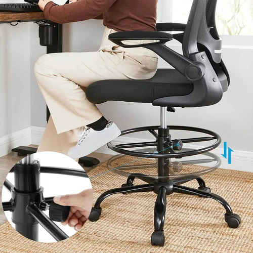 Kėdės su porankiais ir 130 kg apkrova