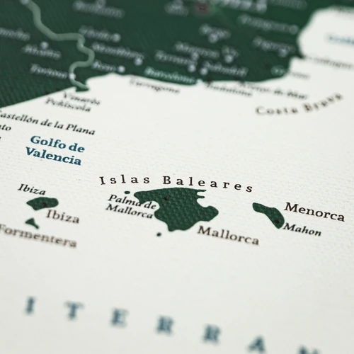 Ryškūs žemėlapiai su apsauginiu laku iki 100 metų