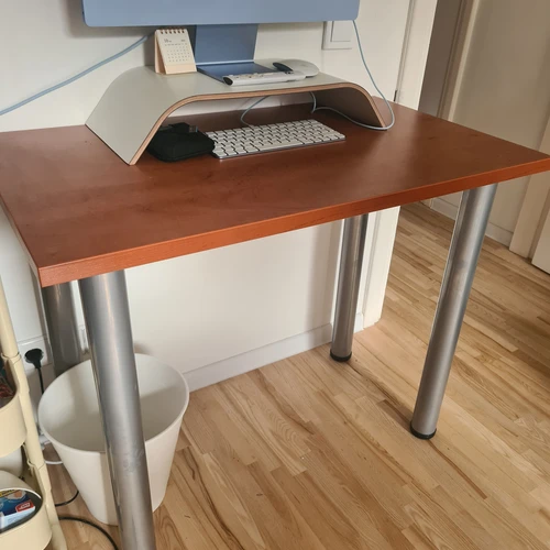 Atnaujinta Vokiška spinta su stalu, Kaune