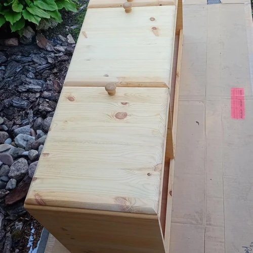 Elegantiška medžio masyvo spinta su antresoliu