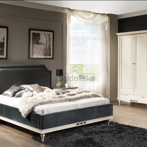 Alksnio masyvo stalas su elegantišku medžio lukštu