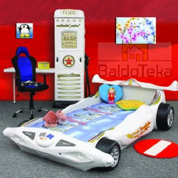 Tvirtas medinis lovos rėmas su grotelėmis ir čiužiniu