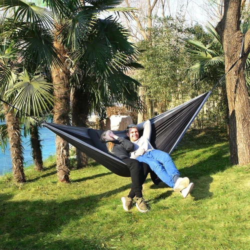 Patogus ir kompaktiškas hamakas sodo poilsiui