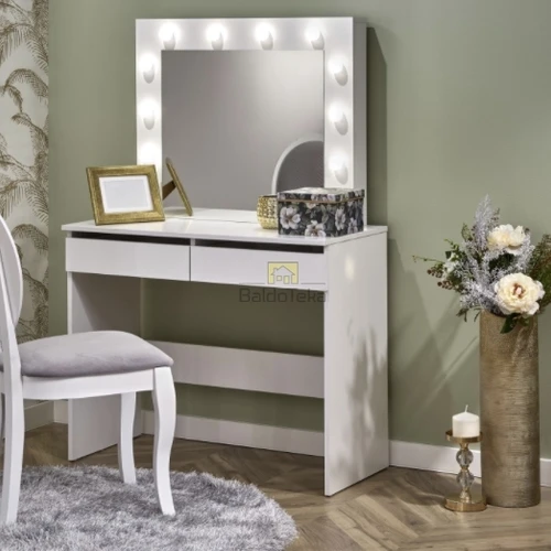 Balta matinė spinta su moderniu dizainu