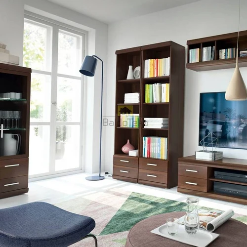 Patogi ir talpi spinta riešuto spalva