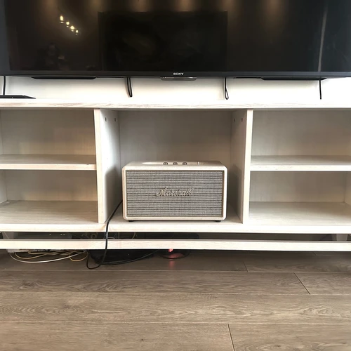 Tvirtas TV staliukas ir indauja – puiki kaina