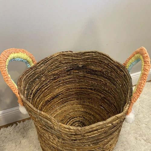 Natūralūs jūros žolės krepšiai – puikus interjero papildymas