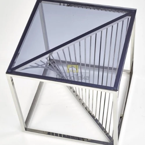 Grūdintas tonuotas stiklas su chromuoto plieno apvada