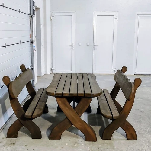 Juodalksnio masyvo lauko baldai su paslėptais tvirtinimais