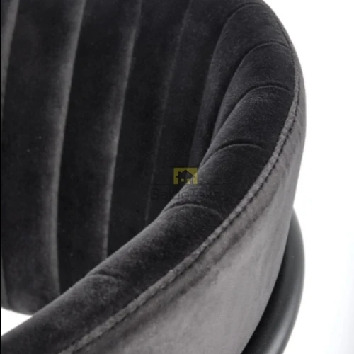 Veliūrinė kėdė su reguliuojama aukščio funkcija