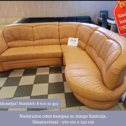 Ergonomiški kampai su miegamomis dalimis ir pufais