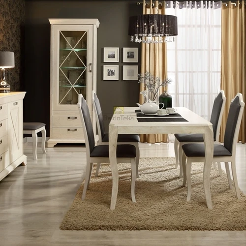 Aukšta spinta su met. rankenėlėmis ir apšvietimu