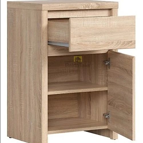 Tvarkingas ir funkcionalus spintos stalas