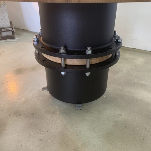 Minimalistinis kavos kampelis su akcentu