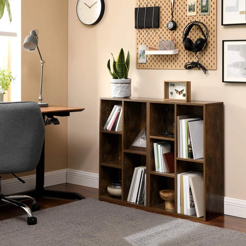 Patogus skaitymo kampelis su knygų lenta