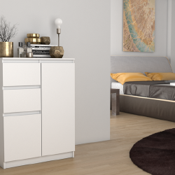 Praktiška balta komoda su 4 skyriais ir 2 lentynomis