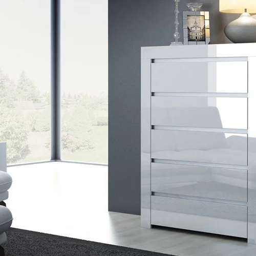 Moderni blizgi balta komoda su ABS kraštais