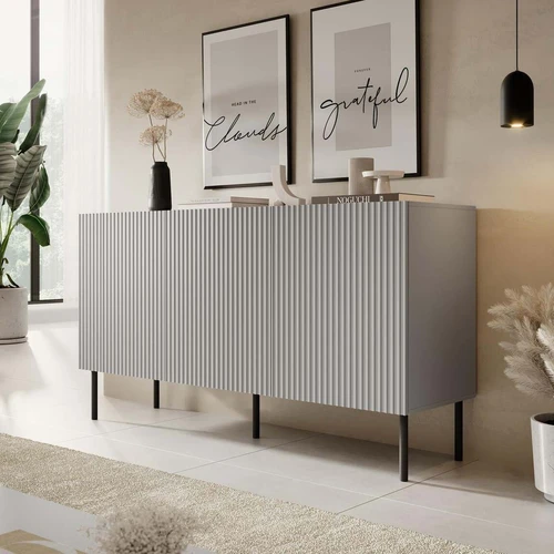 Juodos kojos ir šviesiai pilkas korpusas – tobulas derinys