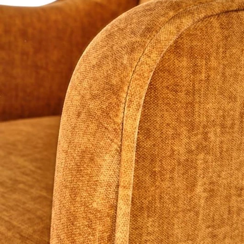 Stilinga sofos lova su natūraliomis kojomis ir šiltu medaus atspalviu