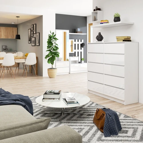 Balta blizgi komoda su patvariais stalčiais ir apsauga nuo pažeidimų