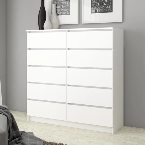 Erdvi komoda su stalčiais knygoms ir drabužiams